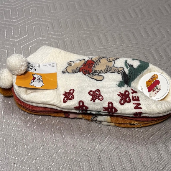 Winnie The Pooh No Show Socks 3 Pairs with Pompoms Shoe Size 4-10 - Picture 1 of 5